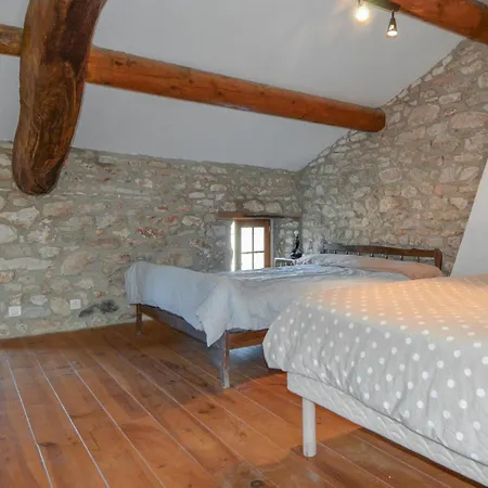 3 Bedroom Gorgeous In * Montclus (Gard)