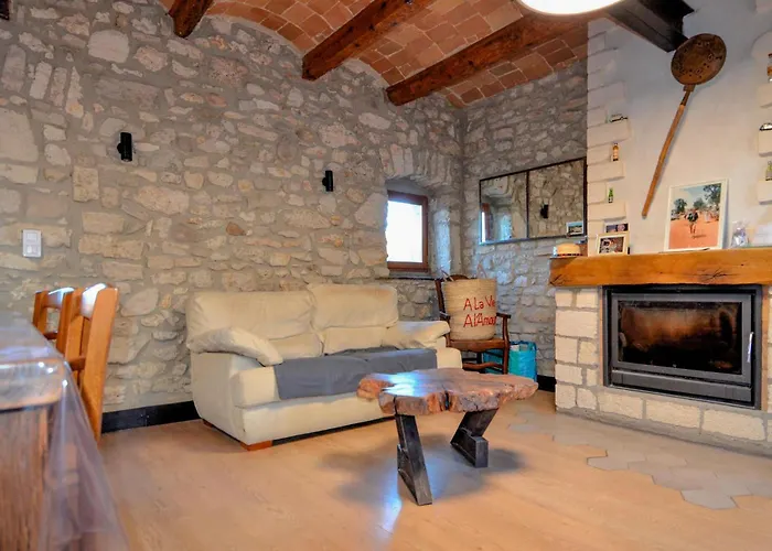 3 Bedroom Gorgeous In Montclus (Gard)