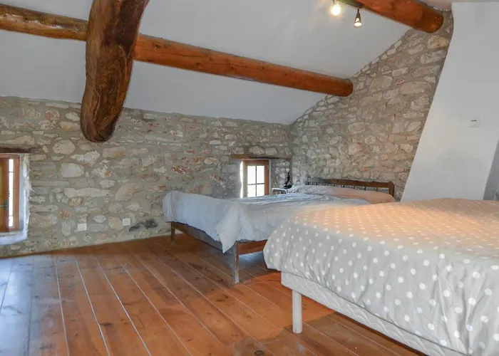3 Bedroom Gorgeous In * Montclus (Gard)